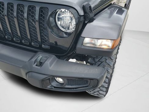 Used 2021 Jeep Gladiator Sport AWD/4WD image 25