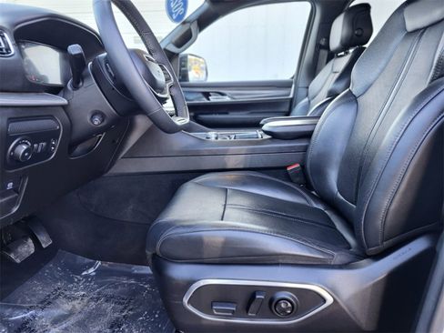 Used 2023 Jeep Wagoneer L Series III image 18