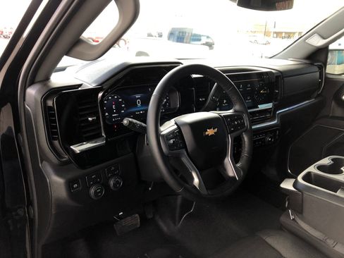 Used 2025 Chevrolet Silverado 1500 LT AWD/4WD image 15