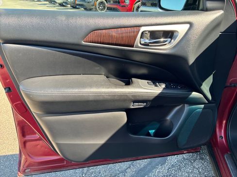Used 2014 Nissan Pathfinder Platinum w/ Platinum Premium Package AWD/4WD image 12