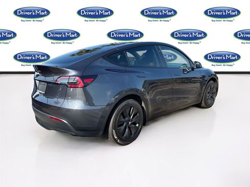 Used 2025 Tesla Model Y Long Range RWD image 7