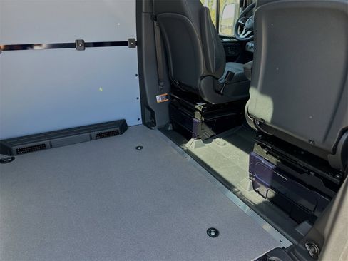 Used 2024 Mercedes-Benz Sprinter 2500 image 12