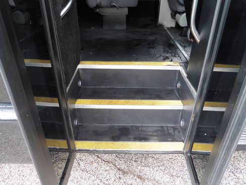 Used 2011 Ford E-450 and Econoline 450 Super Duty w/ Shuttle Bus Prep Pkg image 3