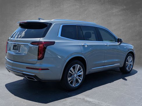 Used 2023 Cadillac XT6 Premium Luxury FWD image 6