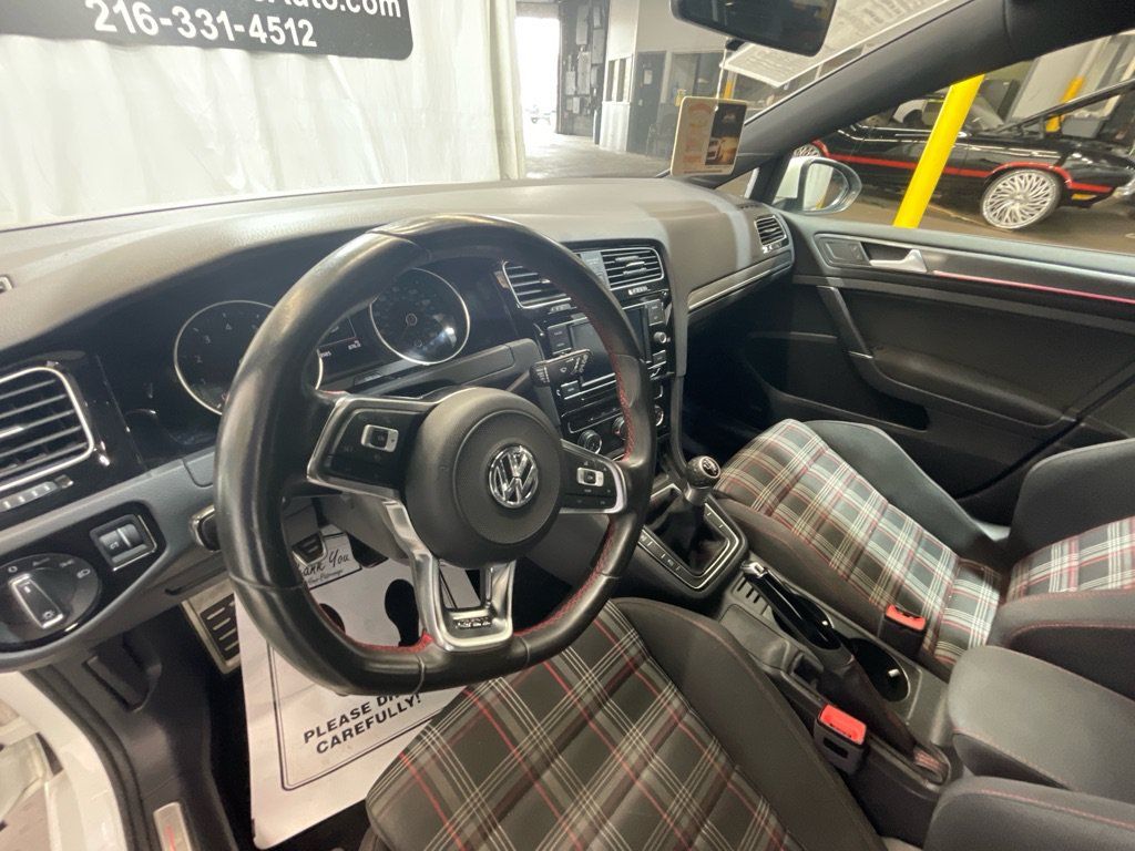 Used 2020 Volkswagen Golf 4-Door FWD image 19
