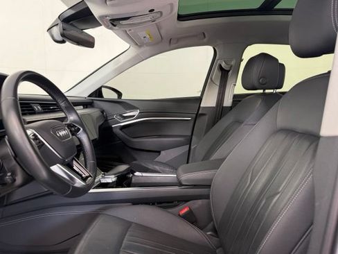 Used 2022 Audi e-tron Premium Plus w/ Premium Plus Package AWD/4WD image 5