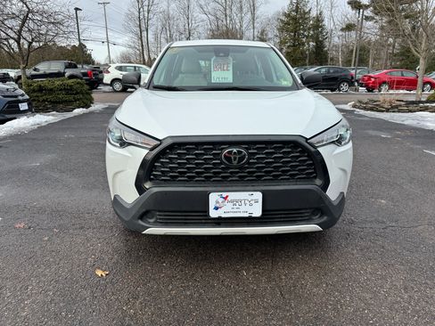 Used 2022 Toyota Corolla Cross L image 8