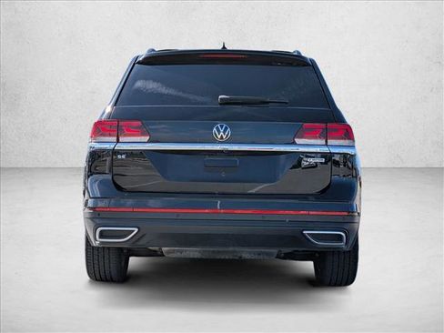 Used 2022 Volkswagen Atlas SE w/ Black Wheel Package image 6