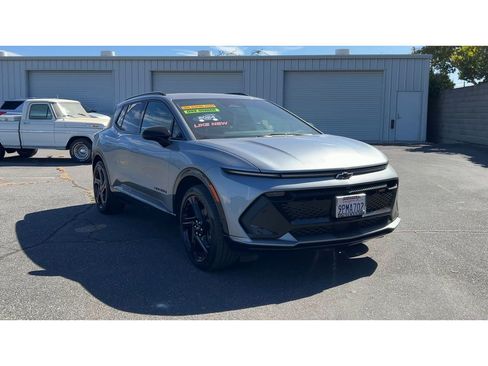 Certified 2024 Chevrolet Equinox EV RS FWD image 3