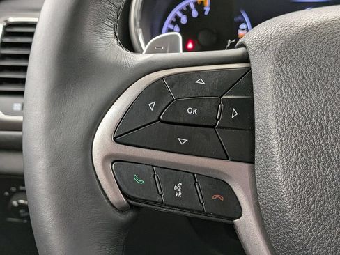 Used 2017 Jeep Grand Cherokee Altitude AWD/4WD image 19