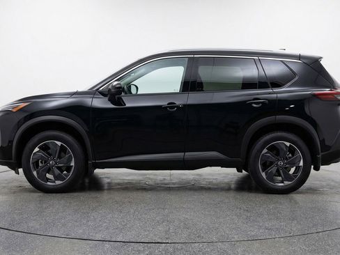 Used 2025 Nissan Rogue SV image 5