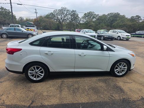 Used 2018 Ford Focus SE image 16