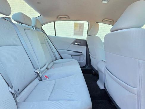 Used 2017 Honda Accord LX image 12