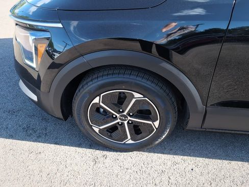 Used 2023 Kia Niro EX FWD image 12