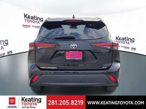 Used 2024 Toyota Highlander XLE FWD image 7