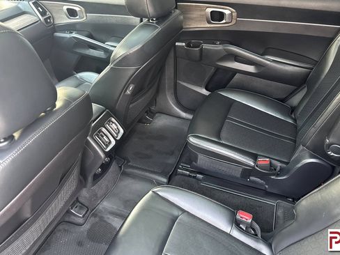 Used 2021 Kia Sorento EX w/ Panoramic Sunroof Package AWD/4WD image 14
