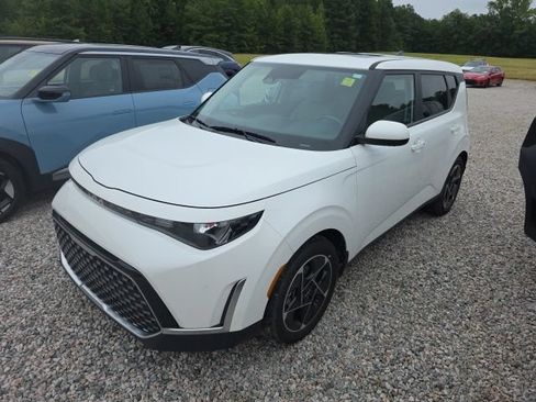 Used 2025 Kia Soul EX FWD image 3