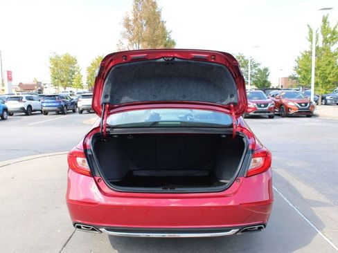 Used 2020 Honda Accord Touring image 9