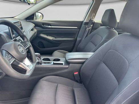 Used 2022 Nissan Altima 2.5 SV FWD image 10