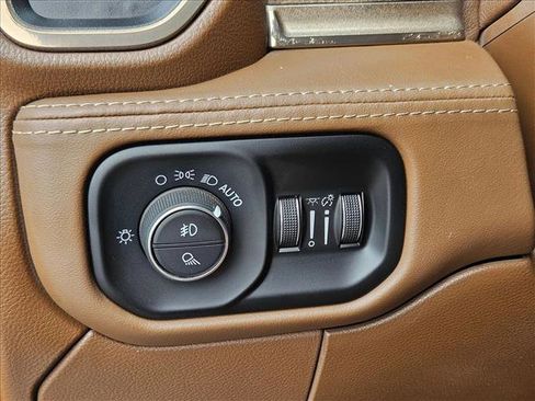 Used 2021 RAM 2500 Limited AWD/4WD image 12