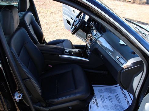 Used 2014 Mercedes-Benz E 350 E 350 Sport 4MATIC AWD 4dr Sed image 40