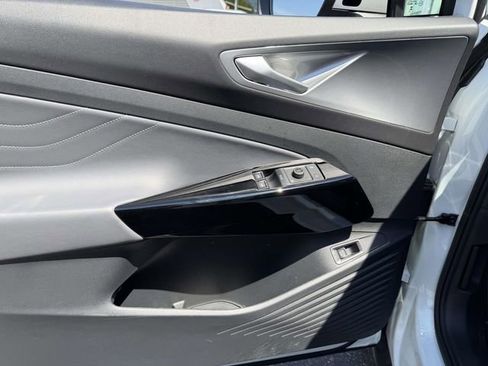 Used 2023 Volkswagen ID.4 Pro S AWD/4WD image 17