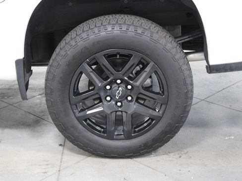 Used 2025 Chevrolet Silverado 1500 LT Trail Boss w/ LT Trail Boss Premium Package AWD/4WD image 22