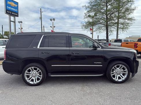 Used 2018 GMC Yukon SLT w/ Premium Edition image 8