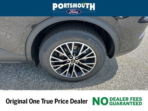 New 2024 Ford Escape SE w/ PHEV Premium Package image 23