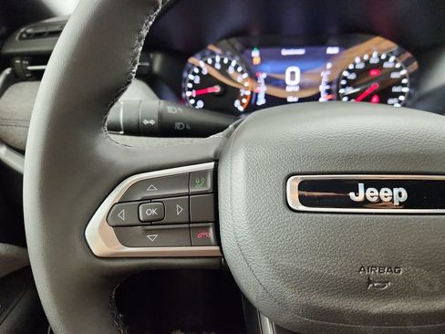 New 2025 Jeep Compass Latitude AWD/4WD image 11