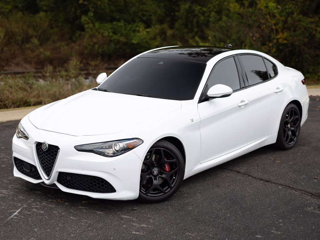 Used 2022 Alfa Romeo Giulia Ti w/ Active Assist Plus Package RWD image 2
