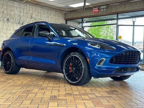 Used 2022 Aston Martin DBX AWD/4WD image 11