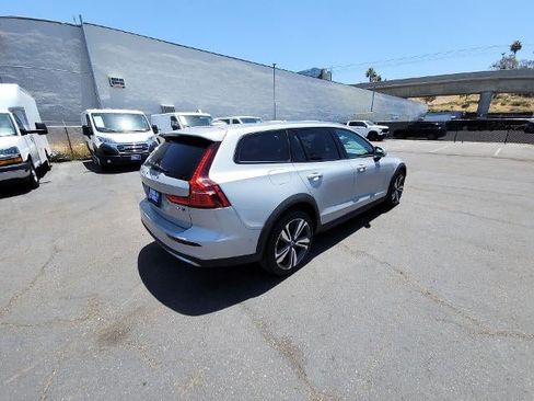 Used 2025 Volvo V60 B5 Cross Country Plus AWD/4WD image 8