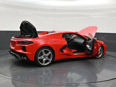 Used 2024 Chevrolet Corvette Stingray Convertible w/ Z51 Performance Package RWD image 32