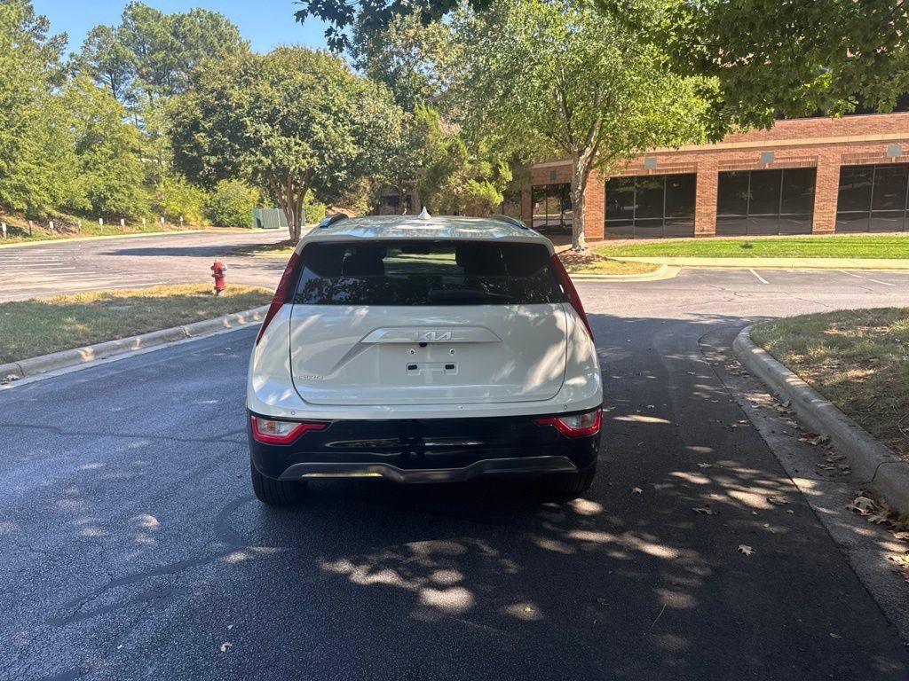 Used 2025 Kia Niro Wind w/ Wind Preserve Package FWD image 5