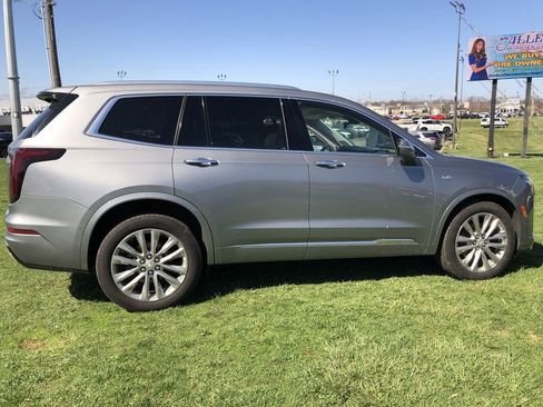Used 2023 Cadillac XT6 Premium Luxury w/ Technology Package AWD/4WD image 6