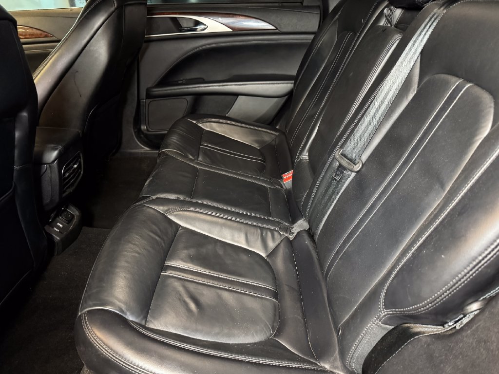 Used 2019 Lincoln MKZ Reserve FWD image 18