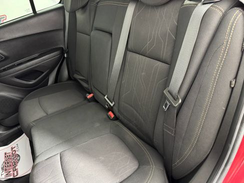 Used 2020 Chevrolet Trax LT AWD/4WD image 33