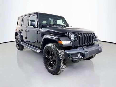 Used 2023 Jeep Wrangler Altitude image 3