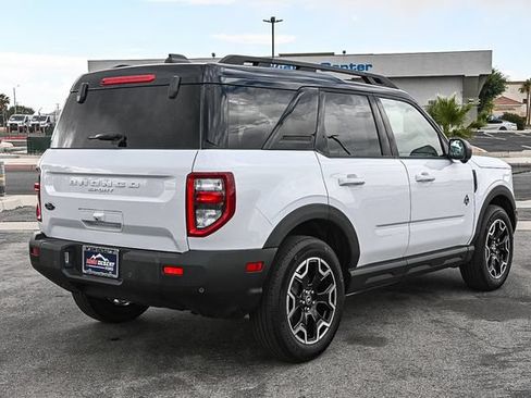 Certified 2025 Ford Bronco Sport Outer Banks w/ Outer Banks Tech Package+ AWD/4WD image 9