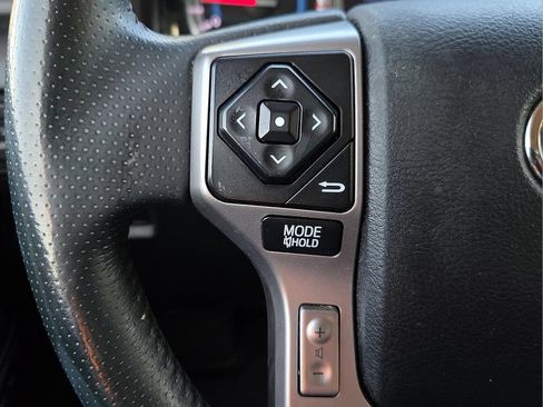 Used 2018 Toyota 4Runner Limited AWD/4WD image 19