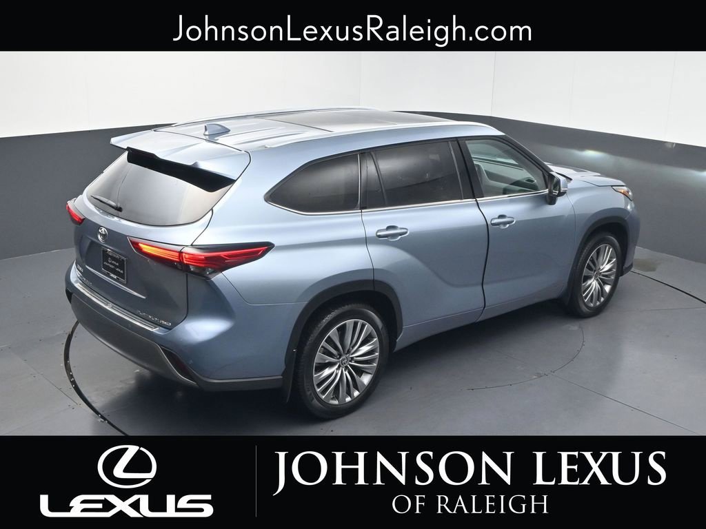 Used 2021 Toyota Highlander Platinum AWD/4WD image 28
