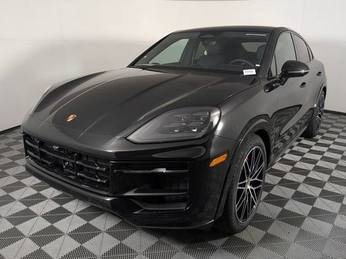 New 2026 Porsche Cayenne GTS AWD/4WD image 1