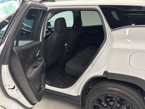 Used 2022 GMC Terrain SLE w/ Driver Convenience Package AWD/4WD image 11