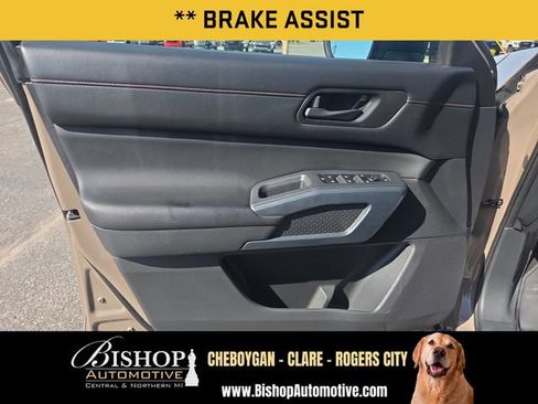 Used 2024 Nissan Pathfinder Rock Creek AWD/4WD image 15
