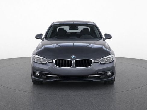 Used 2018 BMW 330i xDrive Sedan w/ Convenience Package AWD/4WD image 2