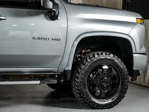 Used 2024 Chevrolet Silverado 3500 LT w/ Convenience Package AWD/4WD image 8