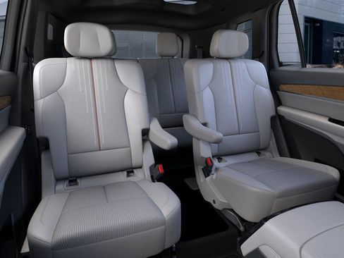 New 2026 Cadillac Vistiq Luxury image 18