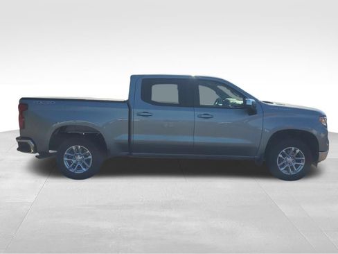 Used 2024 Chevrolet Silverado 1500 LT AWD/4WD image 10