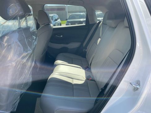 Used 2024 Honda HR-V EX-L image 12